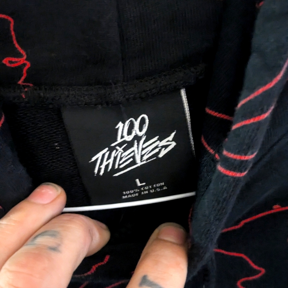 Vintage hoodie 💯 thieves